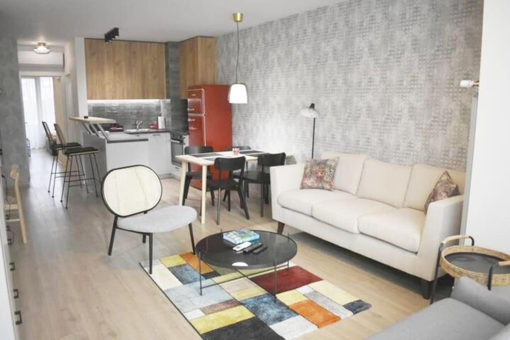 Tokiyo: A Lovely City Center 2 Bedrooms Apartment With Private Parking Sofia Eksteriør billede